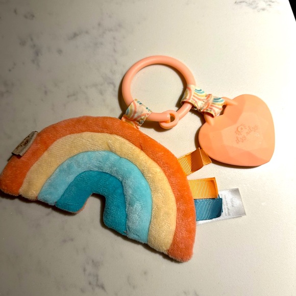 Itzy Ritzy Teether - Picture 1 of 2